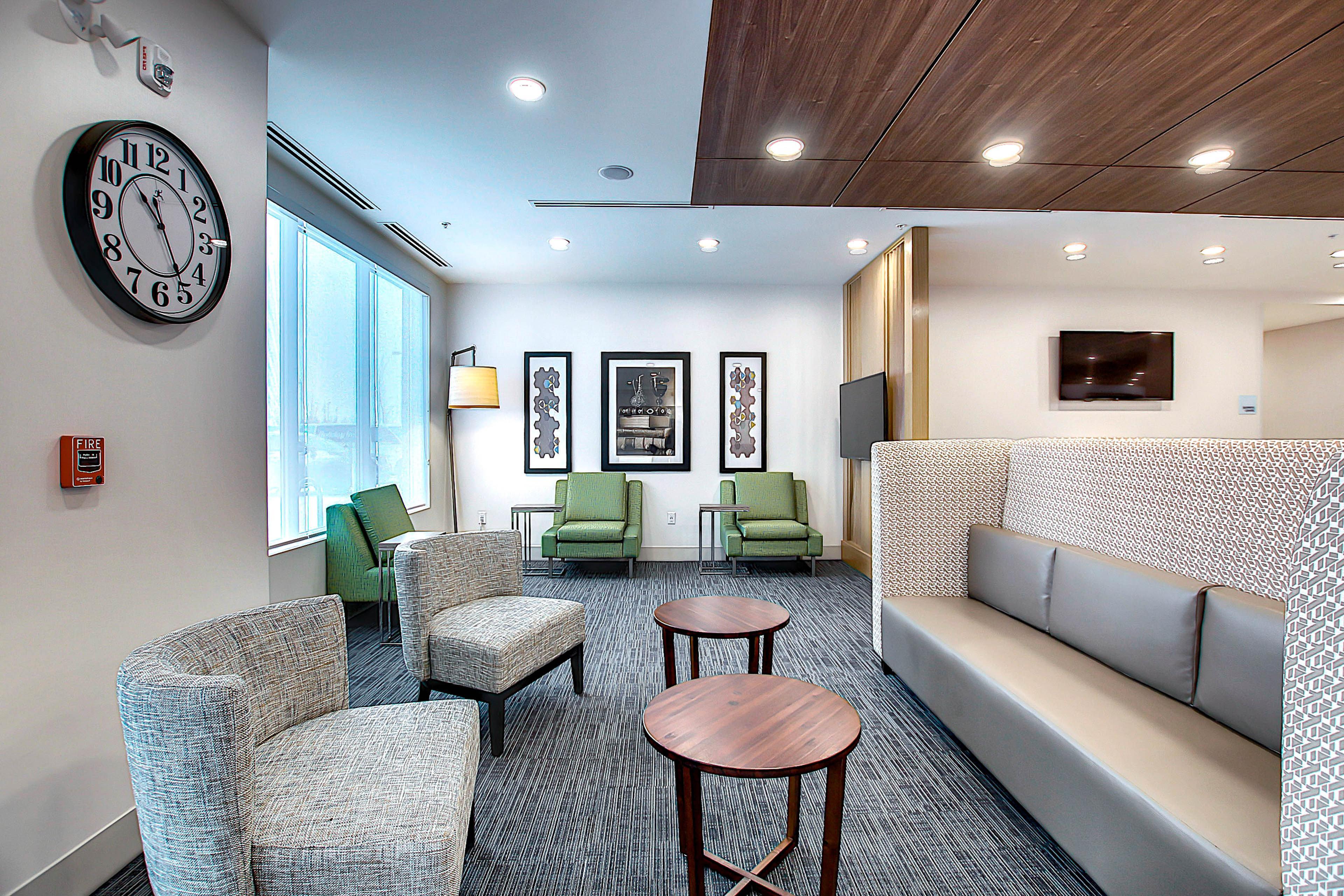 Holiday Inn Express & Suites - Calgary Airport Trail Ne By Ihg Екстер'єр фото