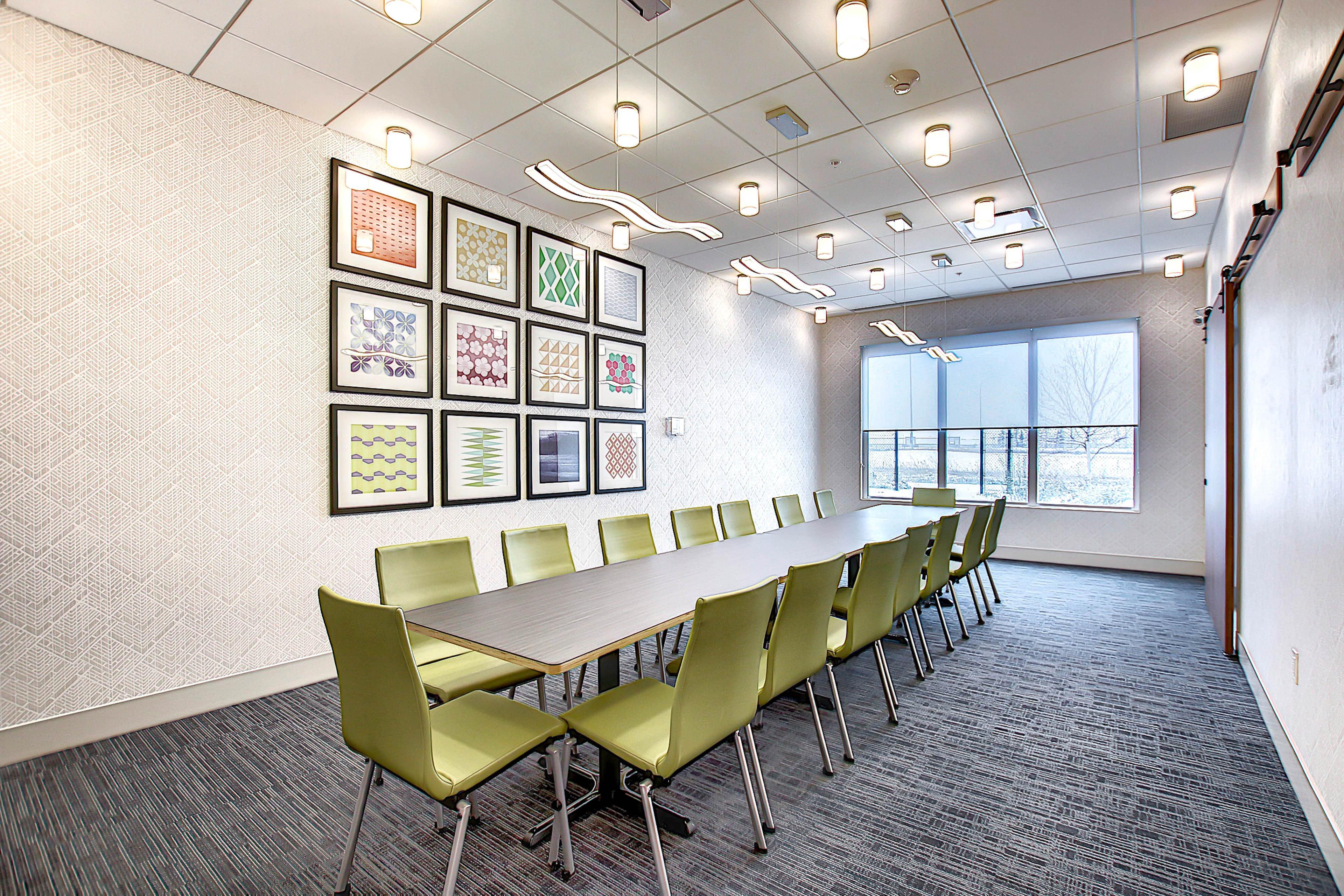 Holiday Inn Express & Suites - Calgary Airport Trail Ne By Ihg Екстер'єр фото