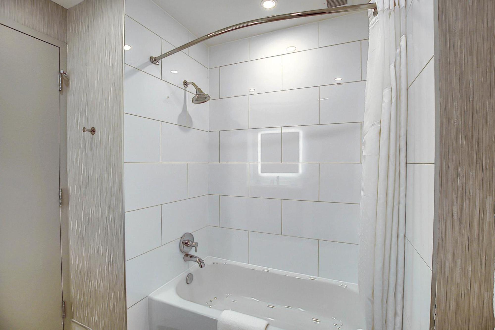 Holiday Inn Express & Suites - Calgary Airport Trail Ne By Ihg Екстер'єр фото