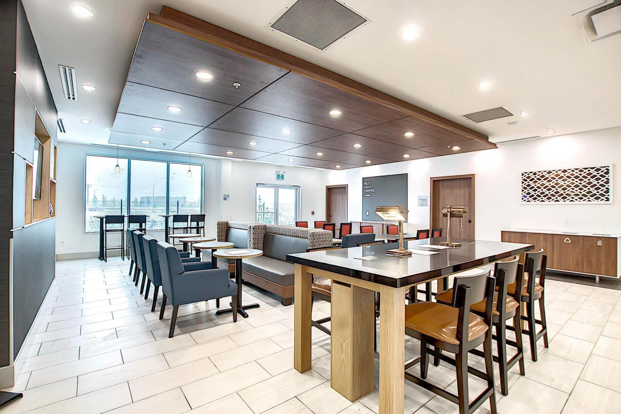 Holiday Inn Express & Suites - Calgary Airport Trail Ne By Ihg Екстер'єр фото