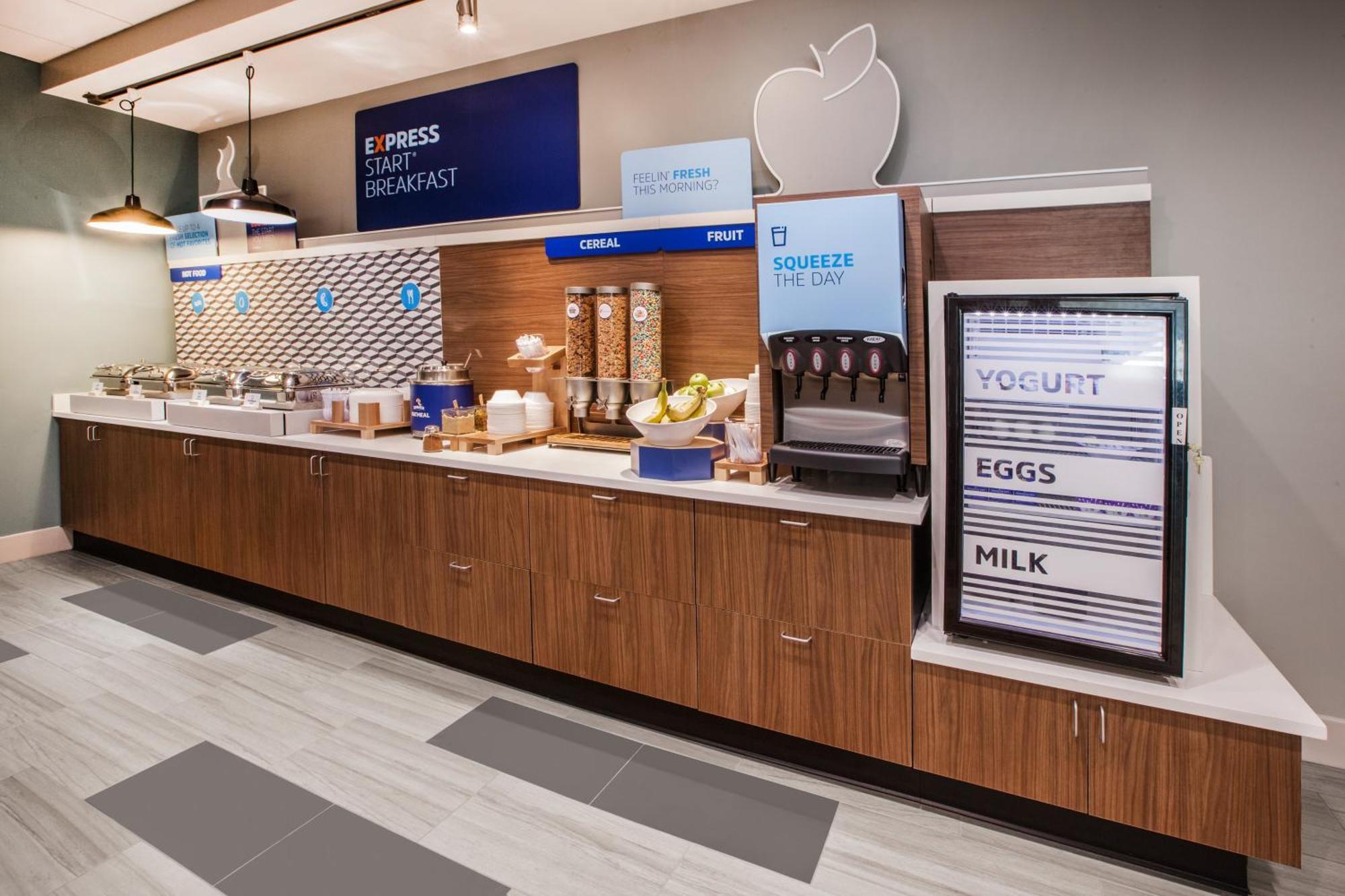 Holiday Inn Express & Suites - Calgary Airport Trail Ne By Ihg Екстер'єр фото