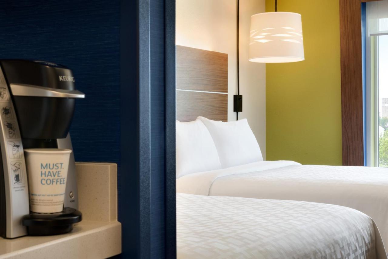 Holiday Inn Express & Suites - Calgary Airport Trail Ne By Ihg Екстер'єр фото